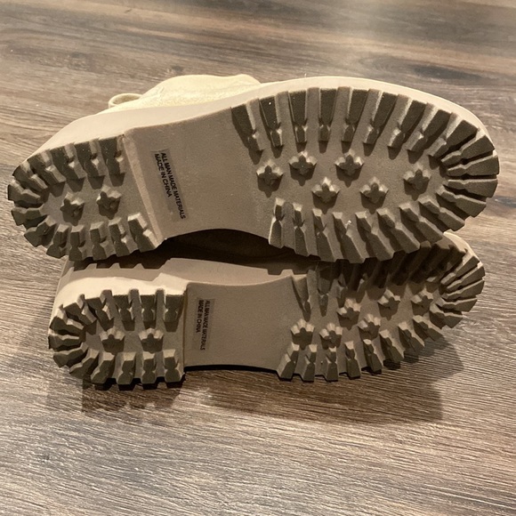 DV Platform Chelsea Booties - Picture 5 of 5